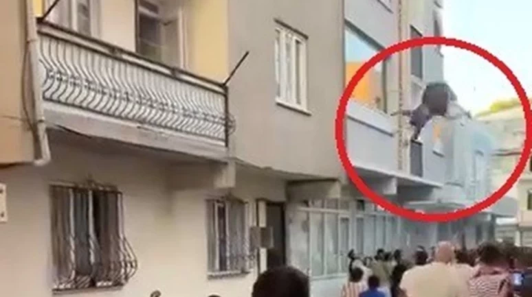 Anneanne ve Torunu son anda yangından kurtarıldı.